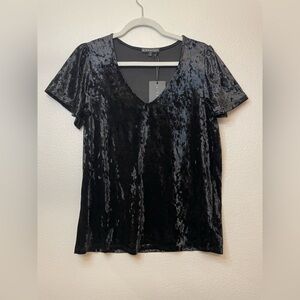 Gibsonlook NWT Elegant Black Velvet V-Neck Top T-shirt‎ Size S